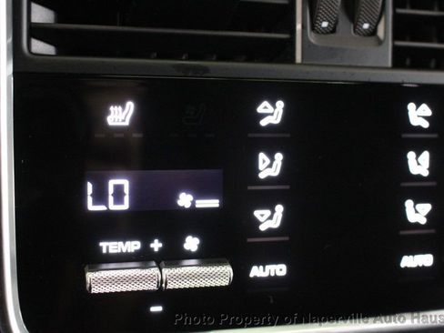 Used 2021 Porsche Cayenne Coupe AWD/4WD image 35