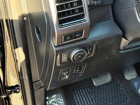 Used 2018 Ford Expedition Max Platinum image 24