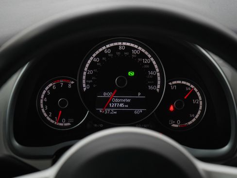 Used 2013 Volkswagen Beetle 2.5 image 22