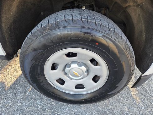 Used 2018 Chevrolet Colorado W/T image 9