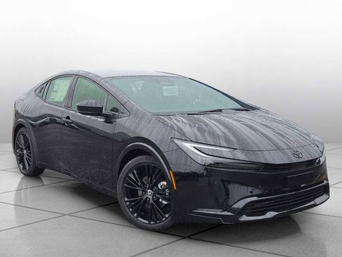 New 2026 Toyota Prius Plug-In Hybrid image 2