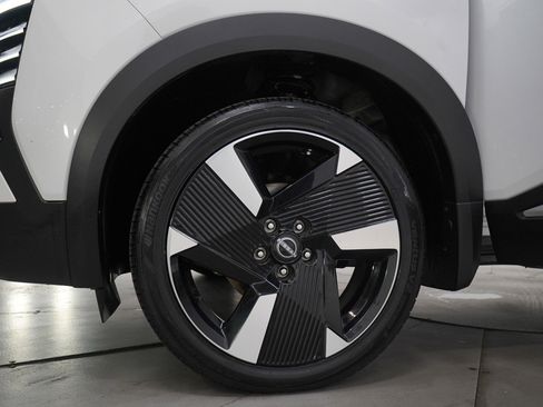 Used 2025 Nissan Kicks SR image 29