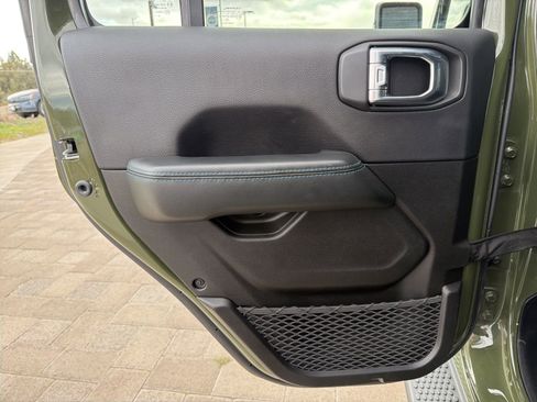 Used 2024 Jeep Wrangler High Altitude AWD/4WD image 21