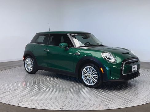 Certified 2024 MINI Cooper SE image 2