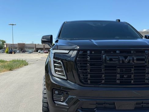 Used 2025 GMC Yukon Denali Ultimate AWD/4WD image 6