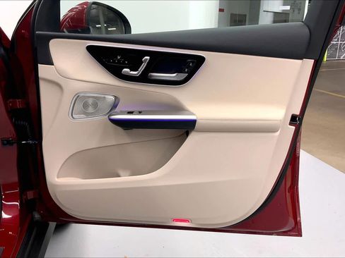 New 2026 Mercedes-Benz GLC 300 image 11