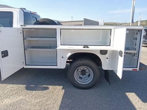 New 2026 Ford F350 XL w/ XL Chrome Package image 30