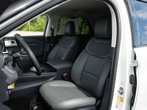 New 2026 Ford Explorer Active w/ Active Comfort Package RWD image 15