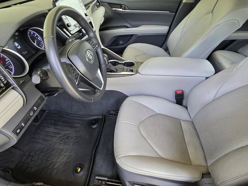 Used 2023 Toyota Camry XLE FWD image 6