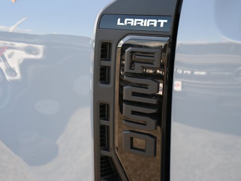 New 2026 Ford F250 Lariat w/ Black Appearance Package AWD/4WD image 43