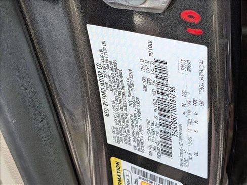 Used 2017 Ford Fusion SE w/ Fusion SE Technology Package image 17