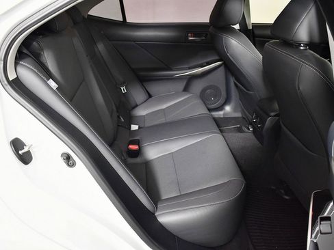 Used 2020 Lexus IS 300 image 31