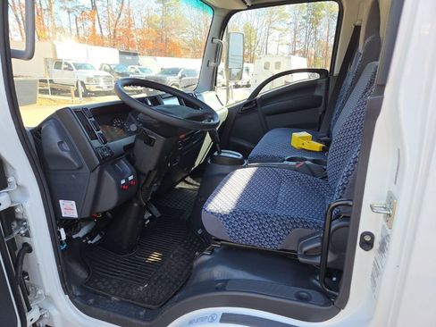 Used 2024 Isuzu NPR RWD image 10