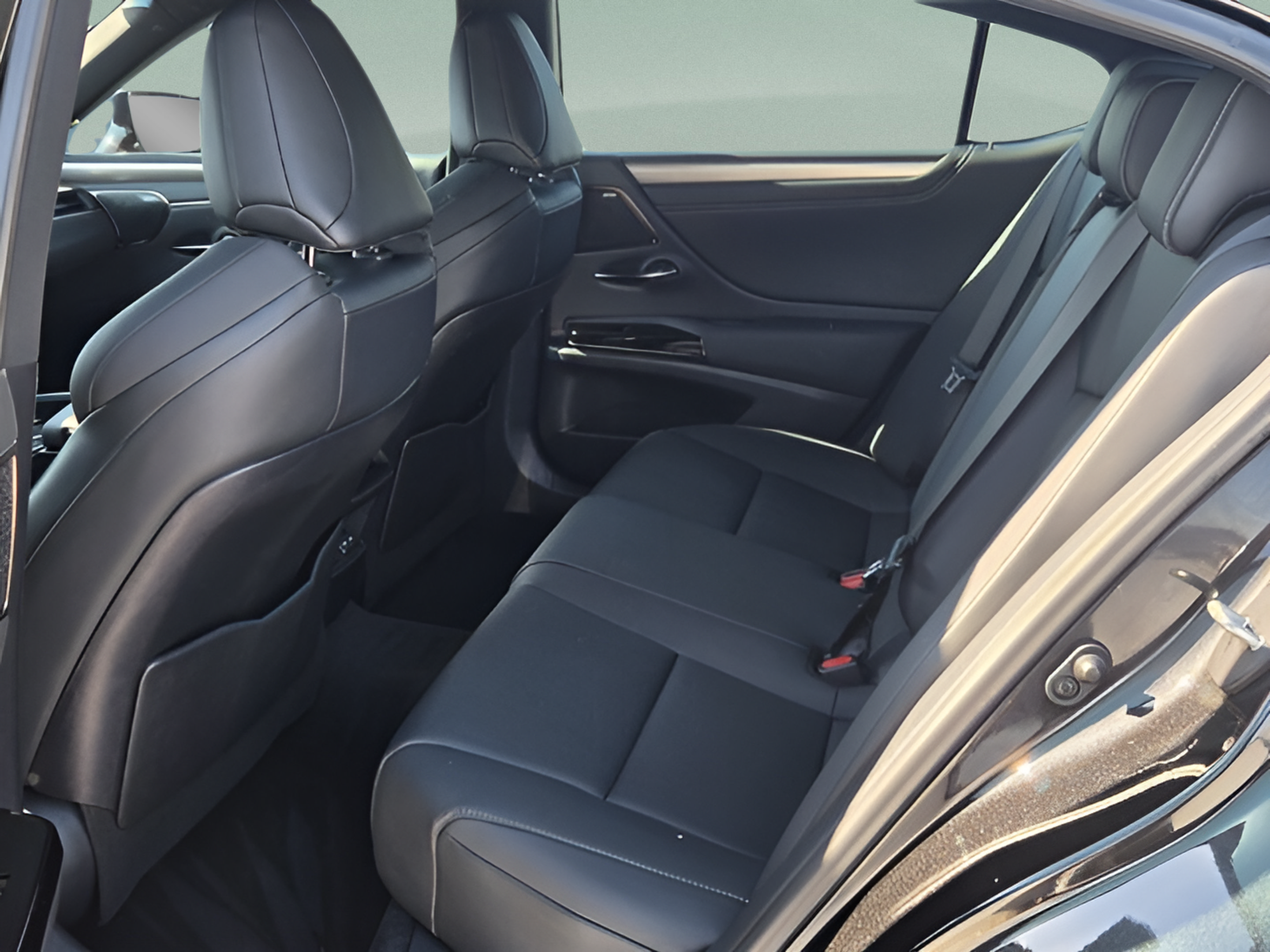 Certified 2024 Lexus ES 350 F Sport w/ Accessory Package (Z2) FWD image 15