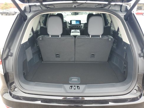 New 2026 Lincoln Aviator AWD image 25