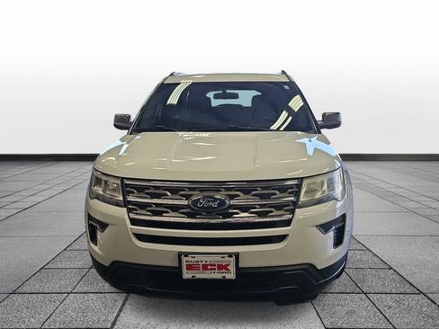 Used 2018 Ford Explorer FWD image 2