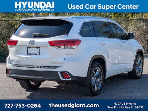 Used 2017 Toyota Highlander Limited Platinum image 5