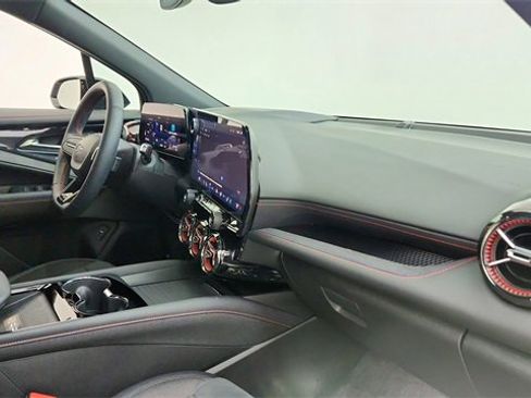 Used 2025 Chevrolet Blazer EV RS image 21