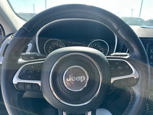 Used 2018 Jeep Compass Latitude AWD/4WD image 8