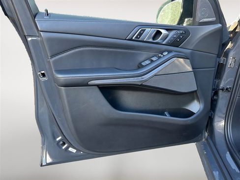 Used 2023 BMW X7 M60i w/ Executive Package image 19