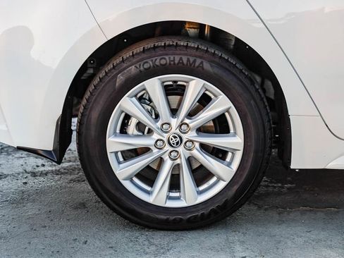 Used 2024 Toyota Corolla SE image 12