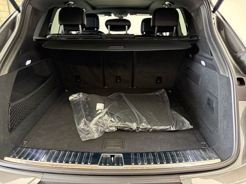 Certified 2024 Porsche Cayenne AWD/4WD image 22