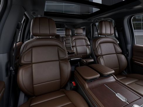 New 2027 Lincoln Navigator Reserve AWD/4WD image 10
