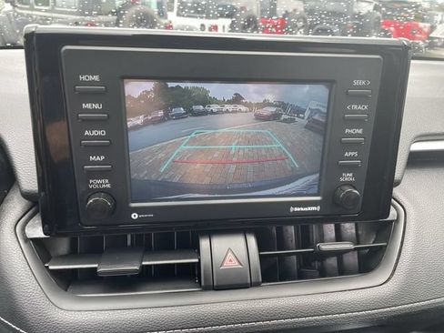 Used 2021 Toyota RAV4 LE FWD image 21