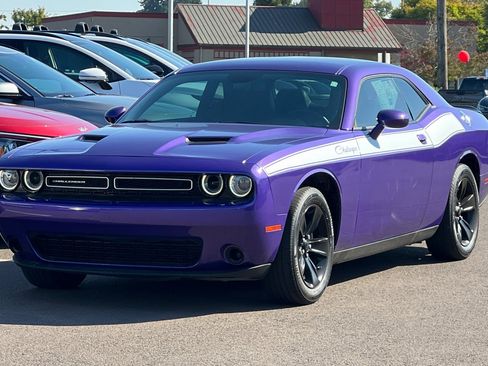 Used 2023 Dodge Challenger SXT image 8