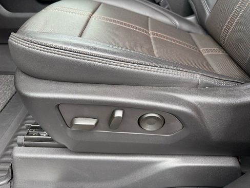 Used 2023 Chevrolet Silverado 1500 High Country image 17