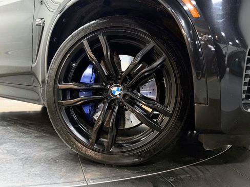 Used 2018 BMW X5 M image 11