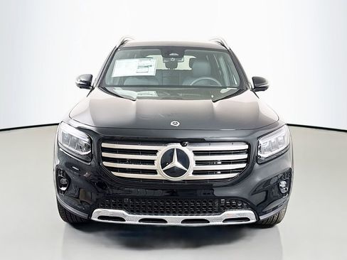 Used 2026 Mercedes-Benz GLB 250 4MATIC image 2