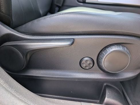 Used 2022 Mercedes-Benz GLB 250 image 27