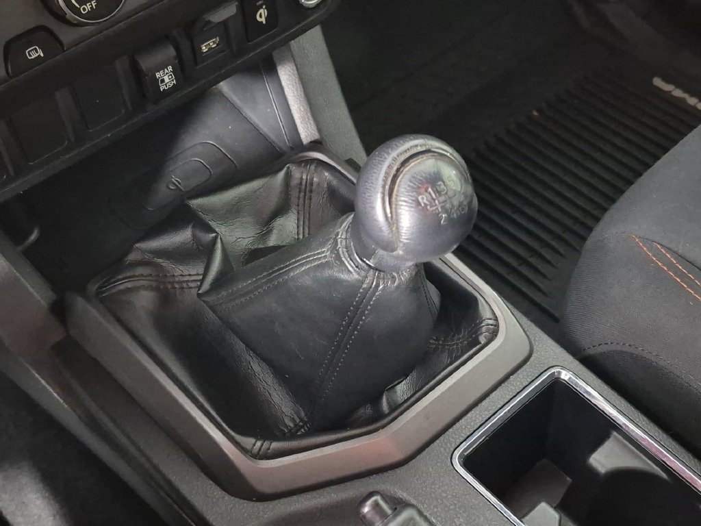 Used 2020 Toyota Tacoma TRD Sport AWD/4WD image 27