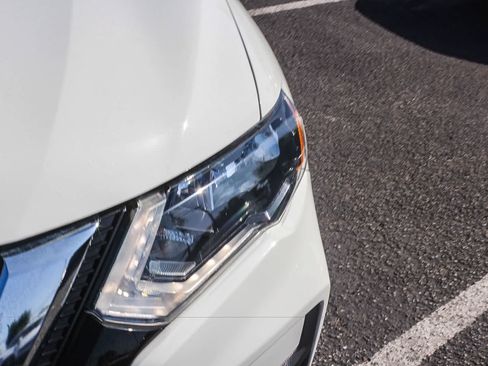 Used 2019 Nissan Rogue S w/ Special Edition Package FWD image 13
