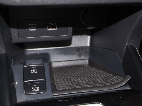 Used 2024 Nissan Kicks SR w/ SR Premium Package FWD image 23