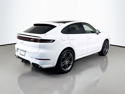 Certified 2025 Porsche Cayenne Coupe AWD/4WD image 9