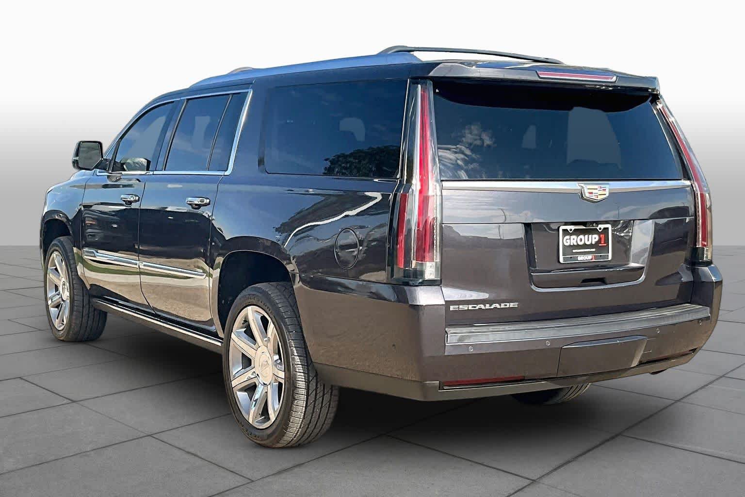 Used 2017 Cadillac Escalade ESV Premium Luxury AWD/4WD image 12