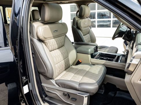 Used 2026 Ford F450 Platinum w/ Platinum Plus Package image 31