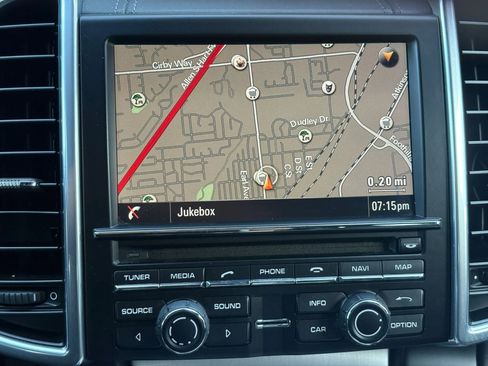 Used 2016 Porsche Cayenne GTS AWD/4WD image 19