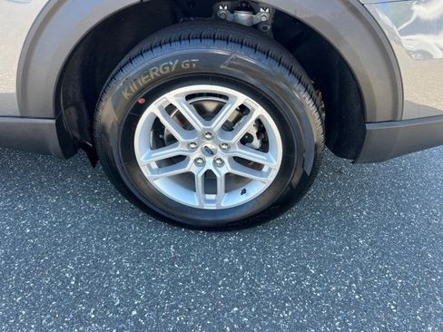 Certified 2025 Ford Explorer Active image 27