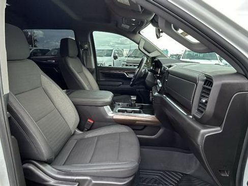 Used 2024 Chevrolet Silverado 1500 LT image 11