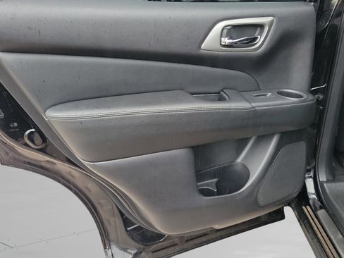 Used 2017 Nissan Pathfinder Platinum w/ Midnight Edition Package image 30