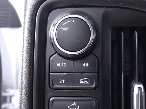 Used 2021 Chevrolet Silverado 1500 W/T w/ WT Convenience Package AWD/4WD image 11