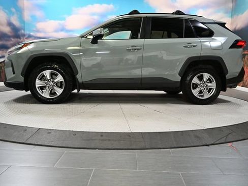 Used 2022 Toyota RAV4 XLE w/ Convenience Package AWD/4WD image 4