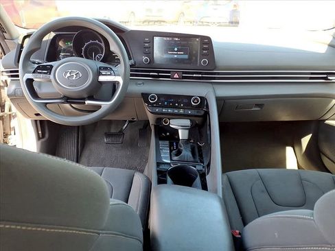 Used 2023 Hyundai Elantra Blue FWD image 5