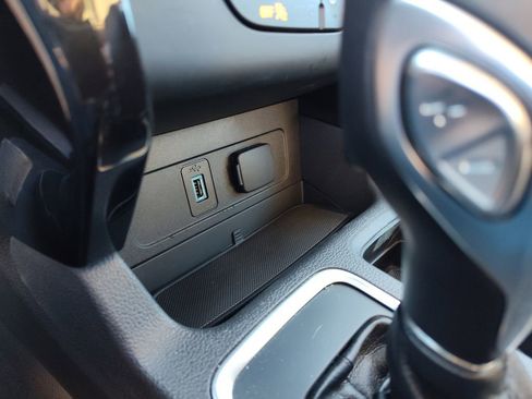 Used 2019 Ford Escape Titanium image 27