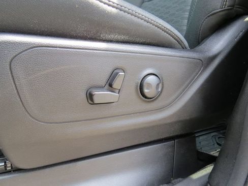 Used 2025 RAM 1500 Big Horn AWD/4WD image 17