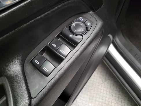 Used 2020 Chevrolet Equinox LT FWD image 27