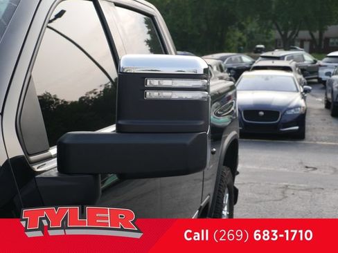 Used 2024 Chevrolet Silverado 2500 High Country w/ High Country Premium Package AWD/4WD image 14